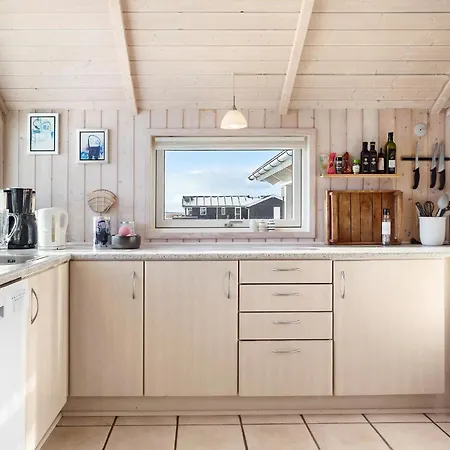 Дом отдыха Cozy In With Kitchen